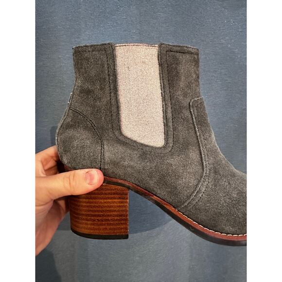Sperry Women's 9 Gray Suede Boot Metallic Band Heel EUC! - Picture 2 of 6